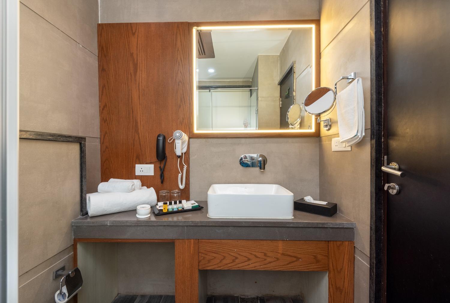 Quality Inn By Lawrence Hotels ดารัมซาลา ภายนอก รูปภาพ