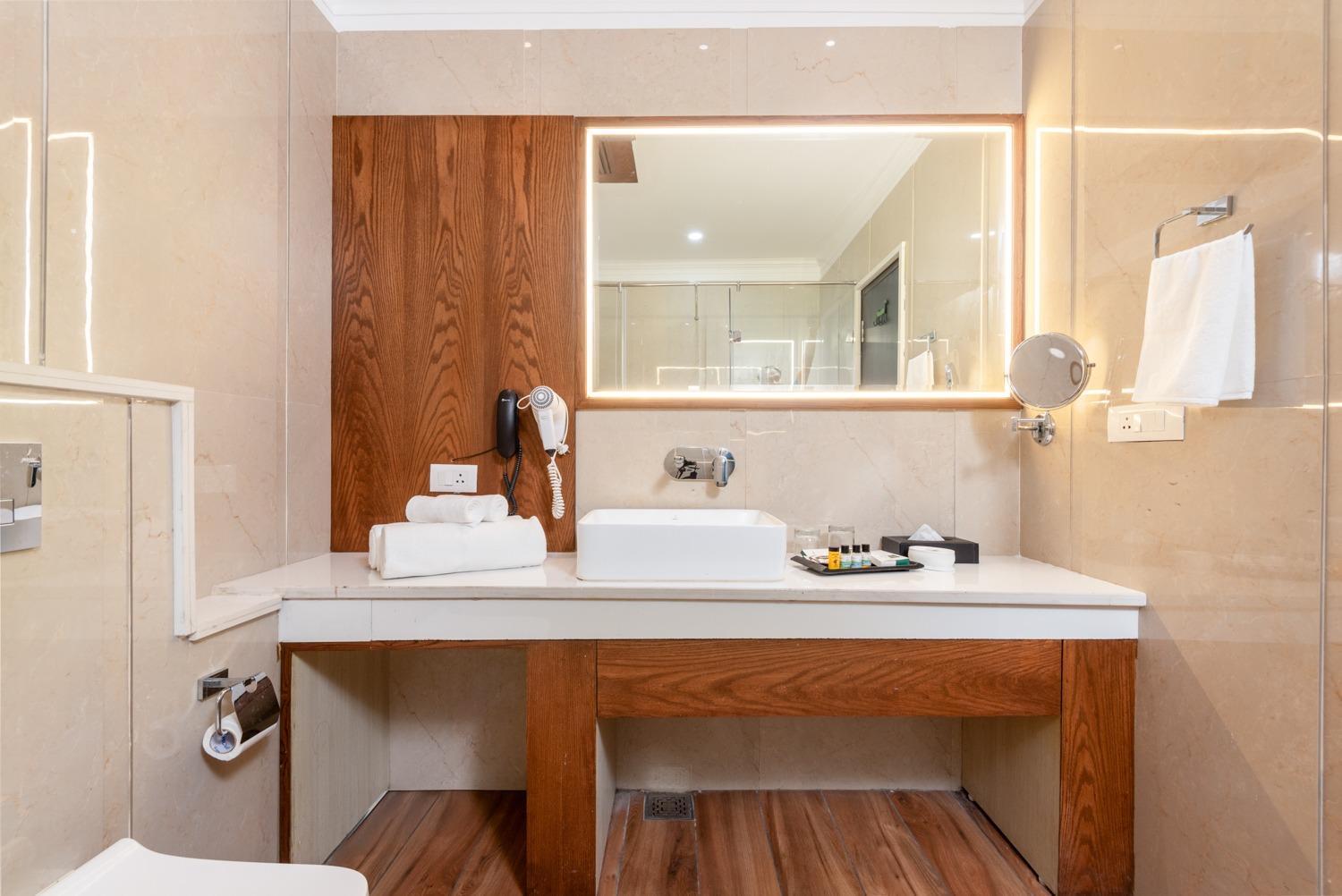 Quality Inn By Lawrence Hotels ดารัมซาลา ภายนอก รูปภาพ